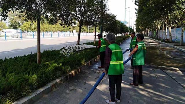 扮靚城市，為國慶增光添彩